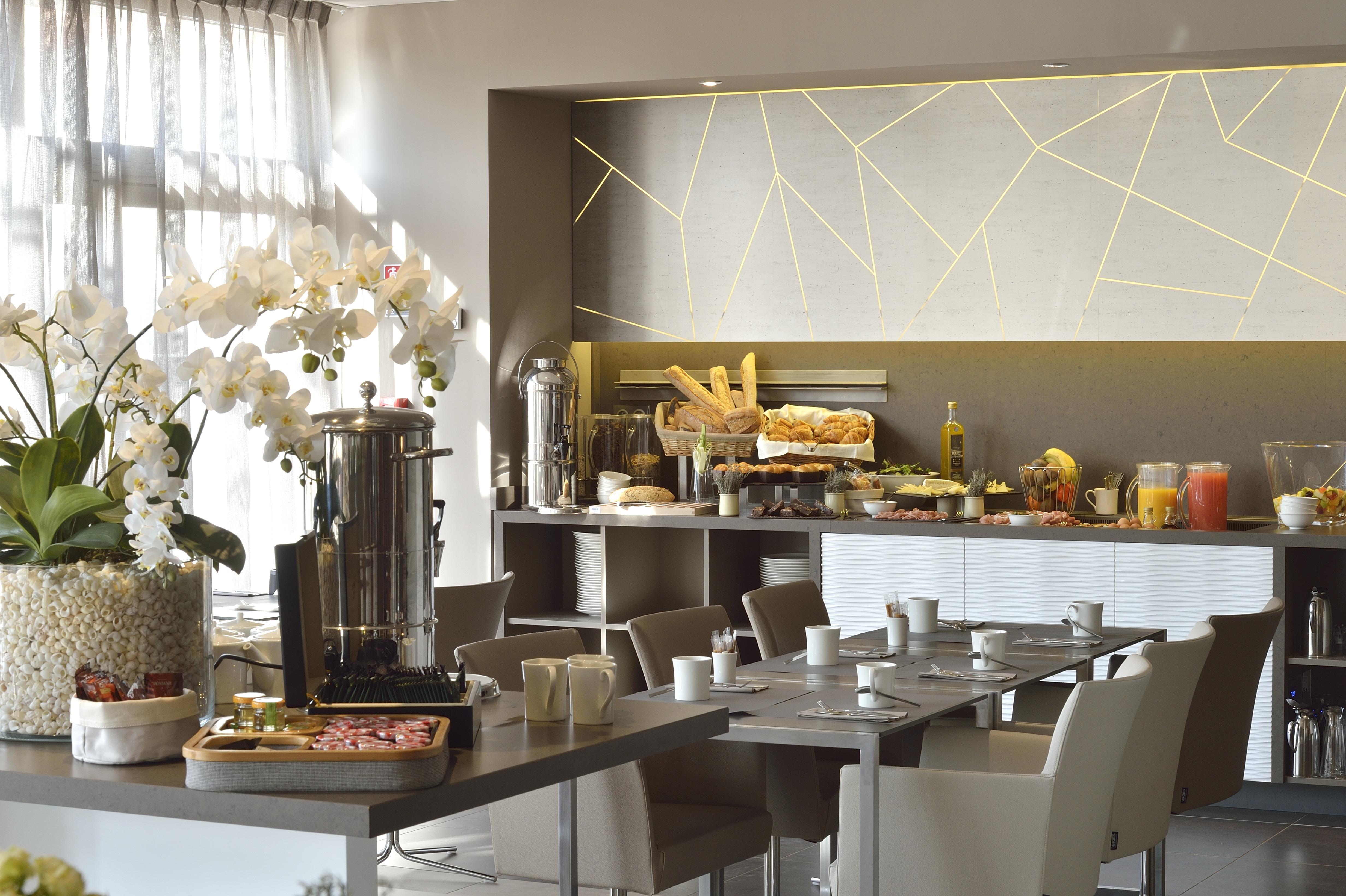 Ac Hotel By Marriott Marseille Prado Velodrome Bagian luar foto