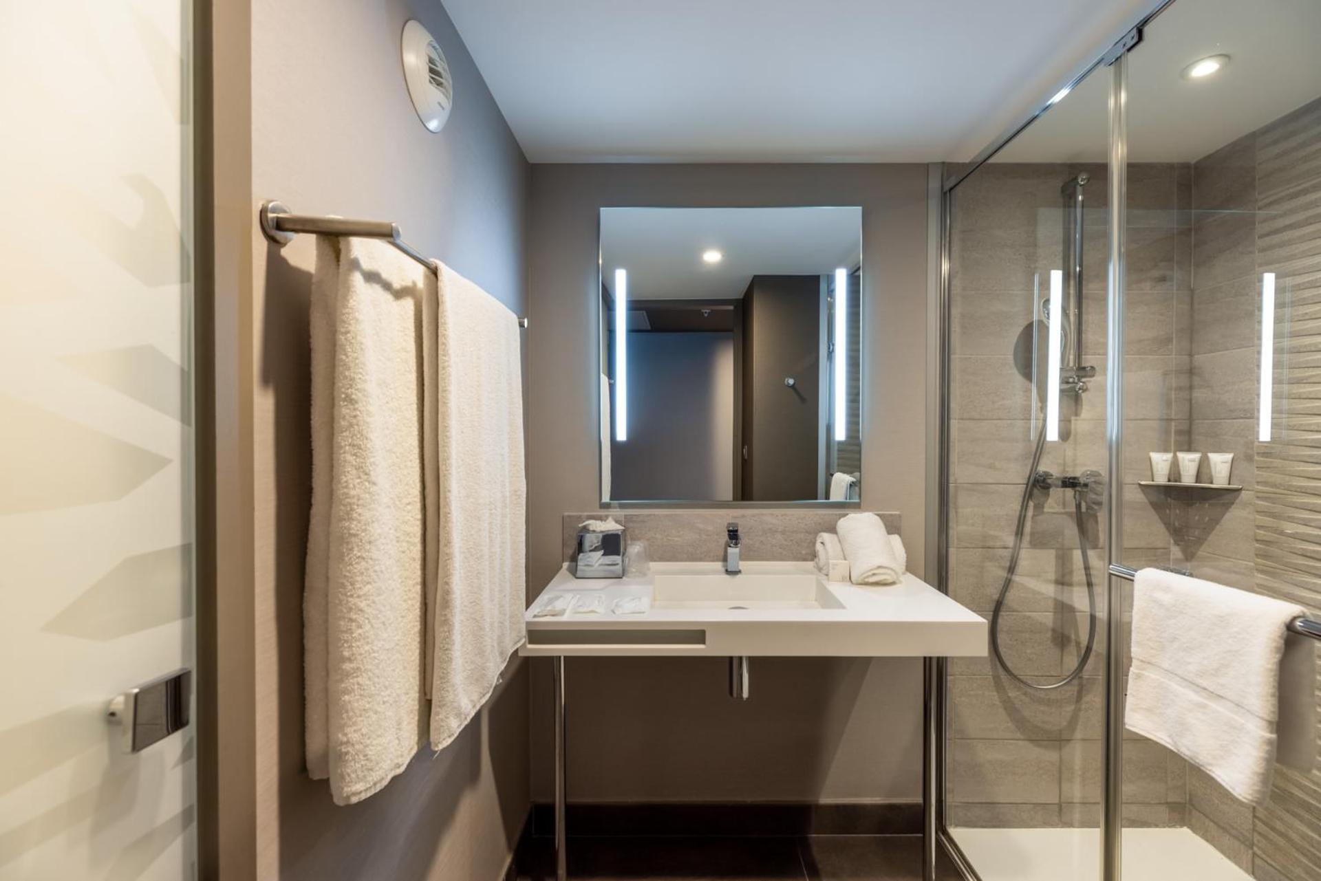 Ac Hotel By Marriott Marseille Prado Velodrome Bagian luar foto