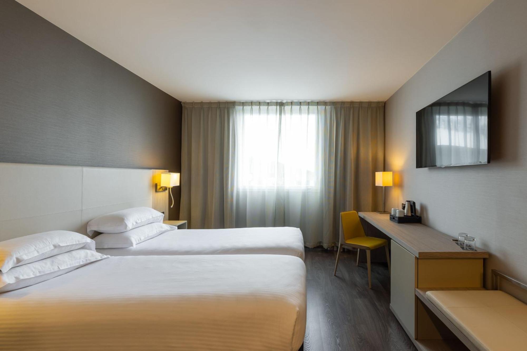 Ac Hotel By Marriott Marseille Prado Velodrome Bagian luar foto