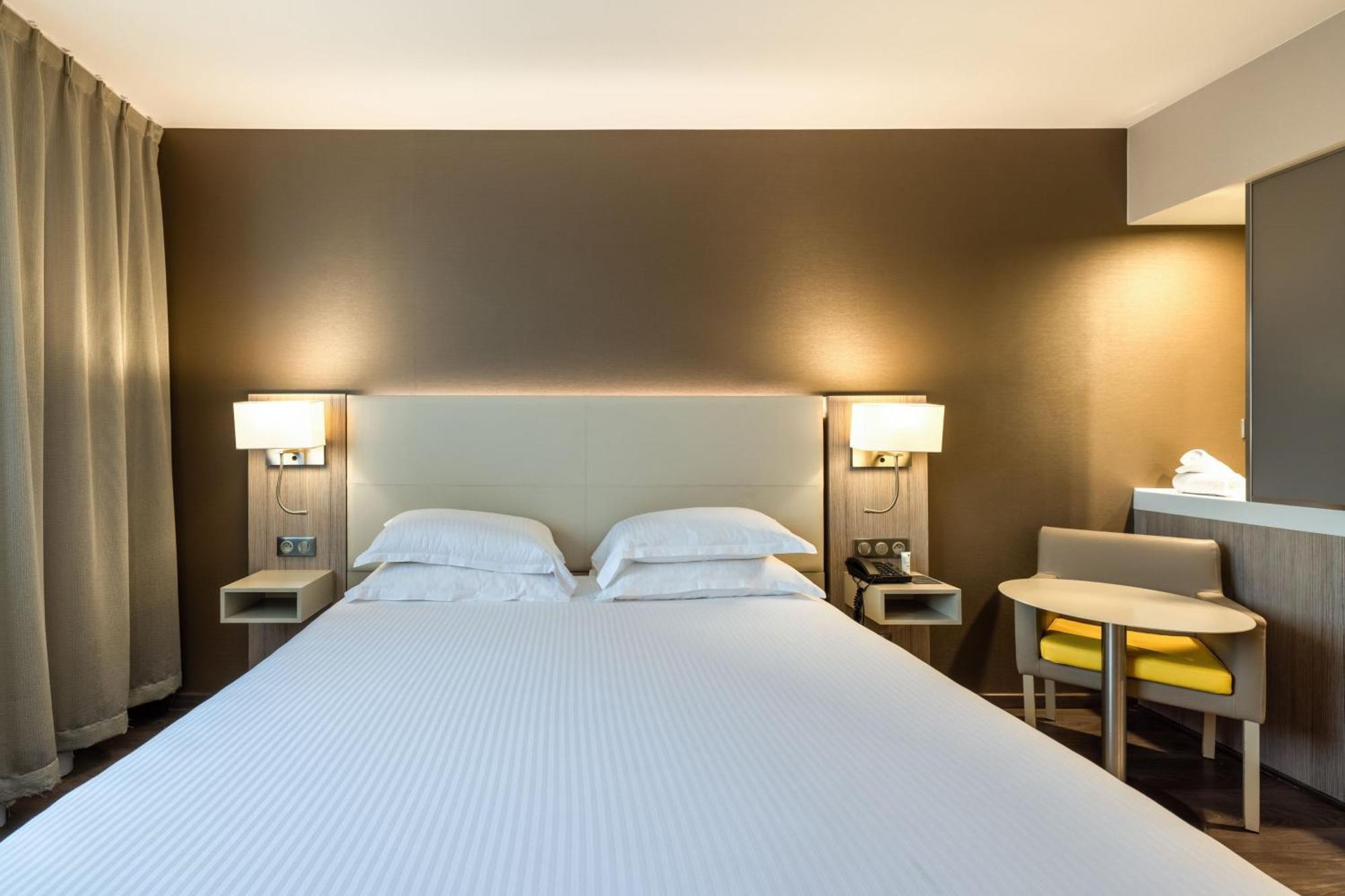 Ac Hotel By Marriott Marseille Prado Velodrome Bagian luar foto