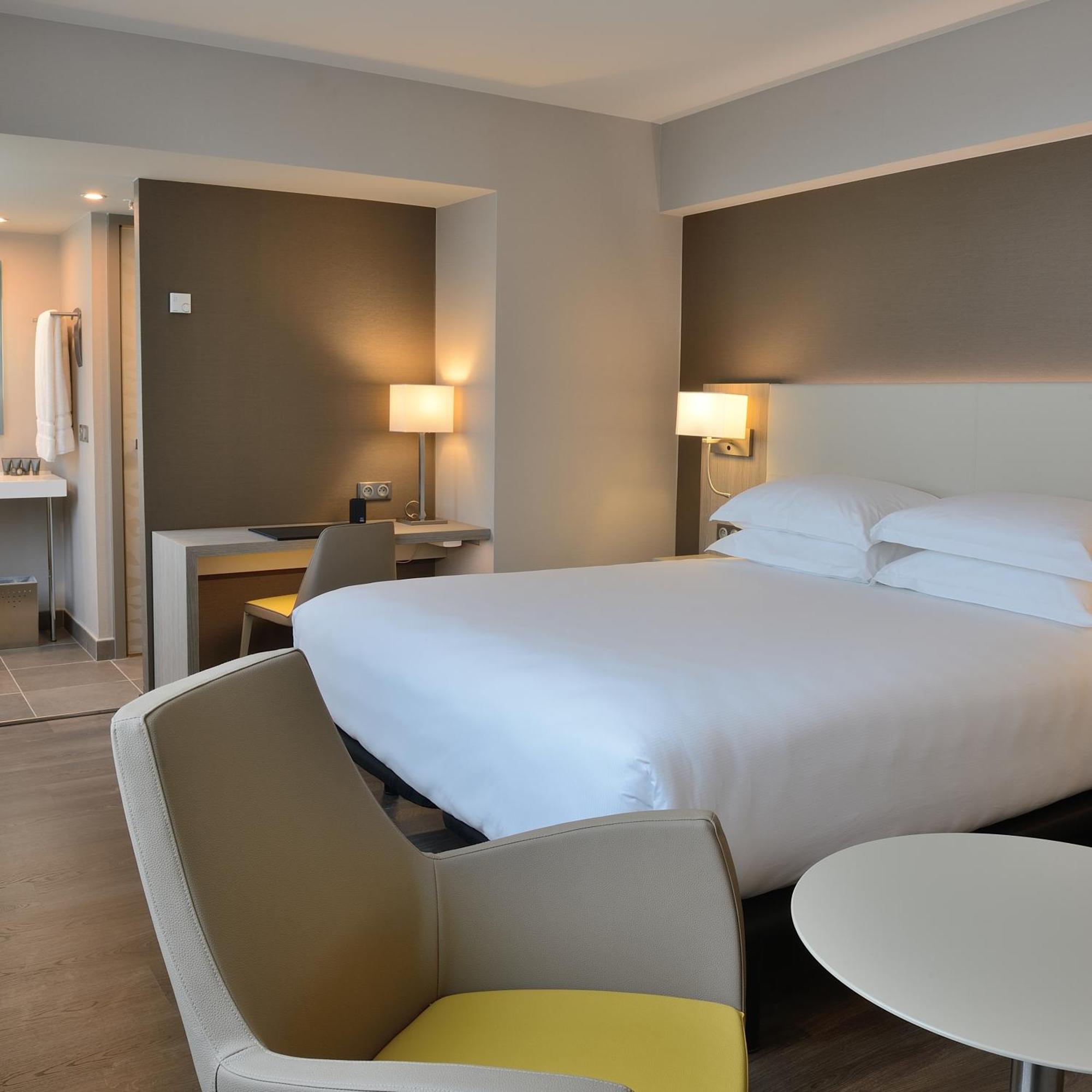 Ac Hotel By Marriott Marseille Prado Velodrome Bagian luar foto
